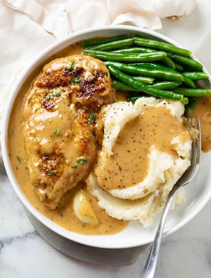 Al Washm Chicken with Cream and Mushrooms